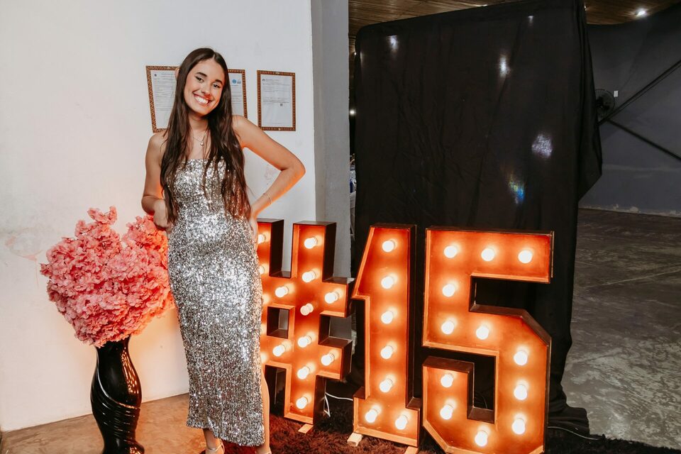 Layza - Festa de 15 Anos na AMOSC Córrego Grande em Florianópolis, SC