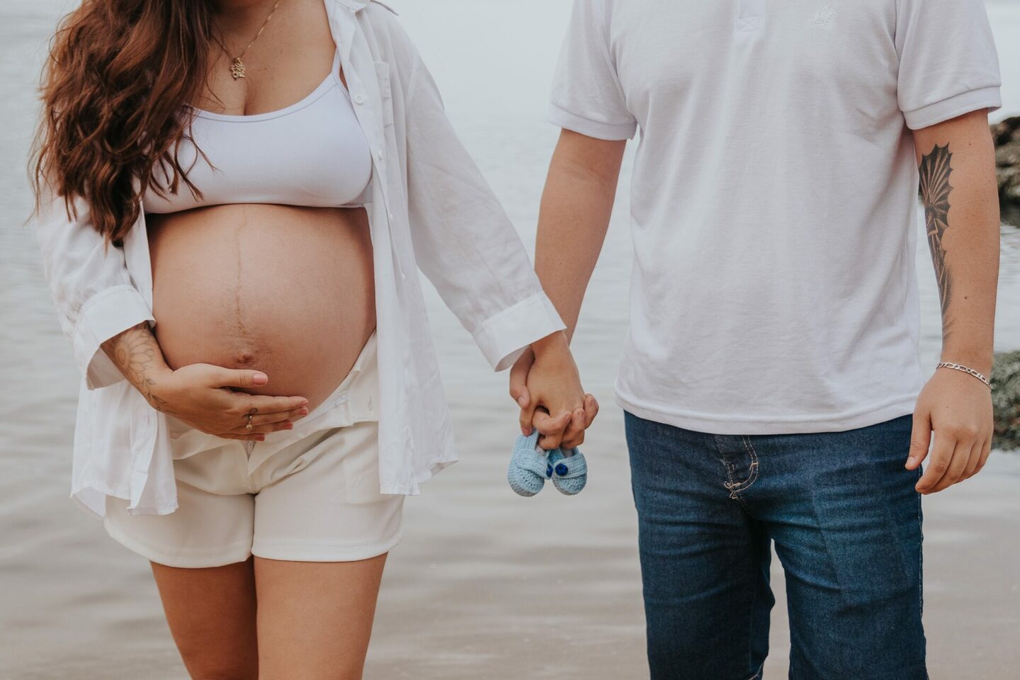 Ensaio Gestante - À espera do Heitor na Praia das Palmeiras em Florianópolis, SC